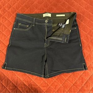 Ángel Forevers Young